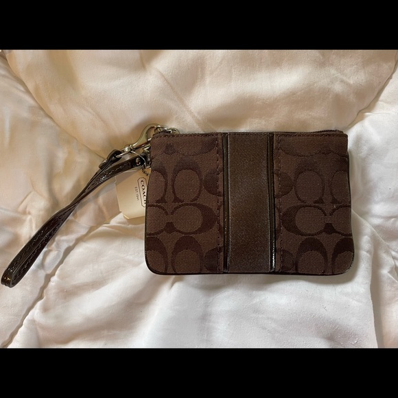 Coach Handbags - NWT COACH WRISTLET